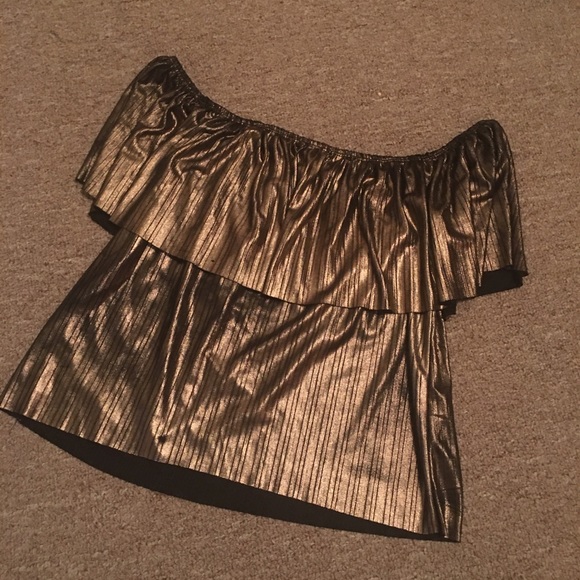 F21 bronze metallic off the shoulder top - Picture 6 of 8